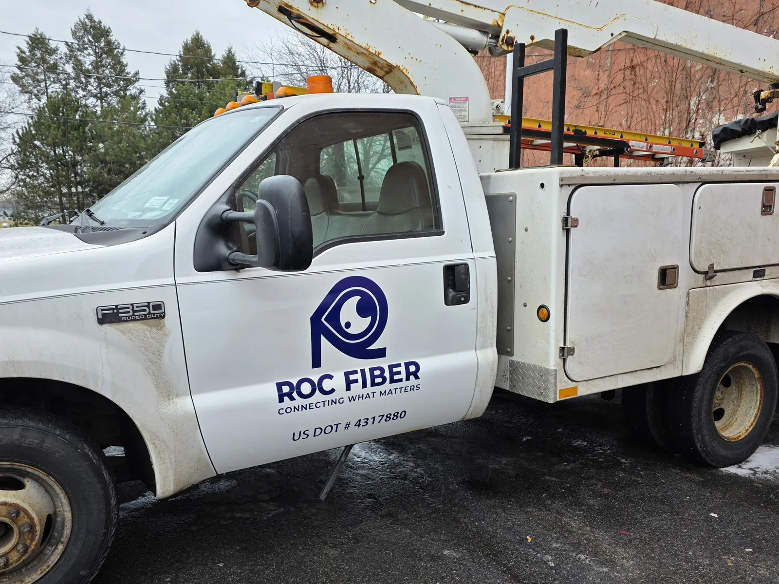 ROC Fiber F-350 Super Duty truck vinyl (second vehicle)